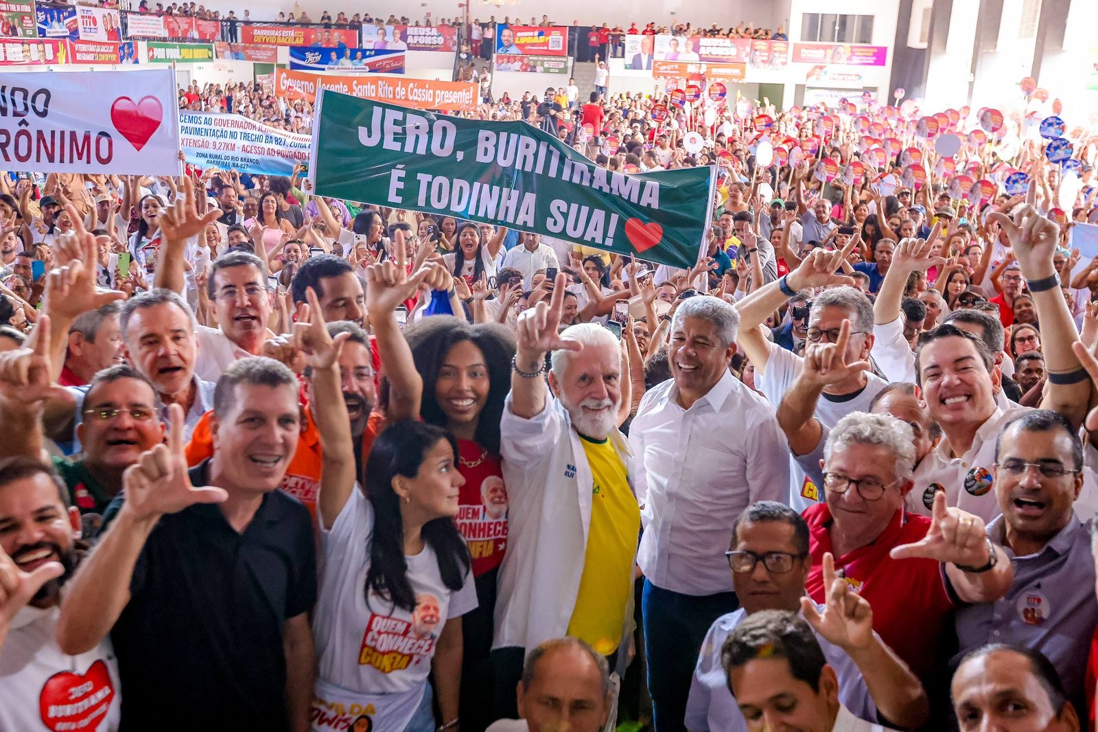 Em Barreiras, ao lado de Jerônimo Rodrigues e Rui Costa, o senador relembrou demandas de 2022 e pregou união do grupo político do PT