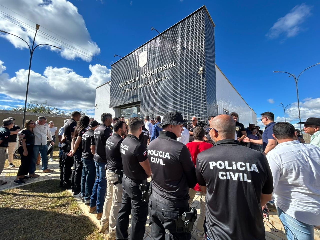 Equipamentos inaugurados em Licínio de Almeida, Banzaê e Bom Jesus da Lapa ampliam o acesso da população aos serviços público