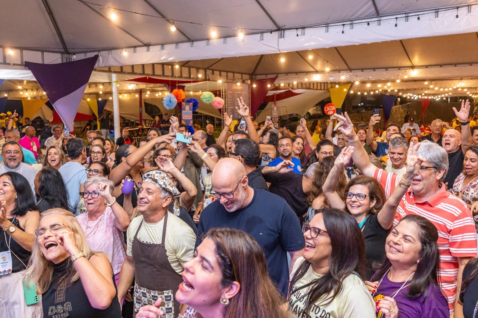 Evento da Paróquia Ascensão do Senhor reúne três dias de música, gastronomia, economia solidária e ações sociais no CAB; cerca de 550 voluntários participam da realização