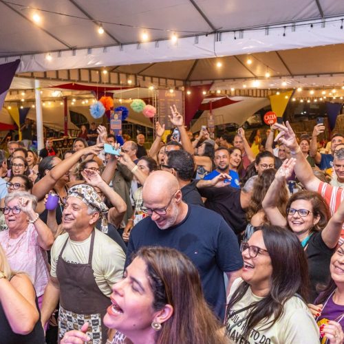 Evento da Paróquia Ascensão do Senhor reúne três dias de música, gastronomia, economia solidária e ações sociais no CAB; cerca de 550 voluntários participam da realização