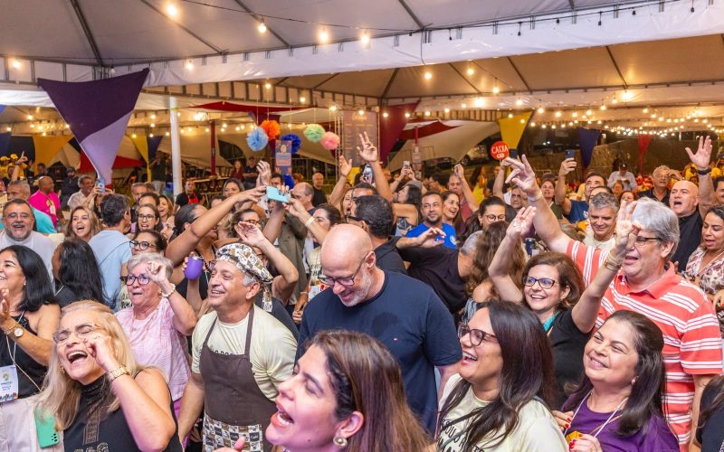 Evento da Paróquia Ascensão do Senhor reúne três dias de música, gastronomia, economia solidária e ações sociais no CAB; cerca de 550 voluntários participam da realização