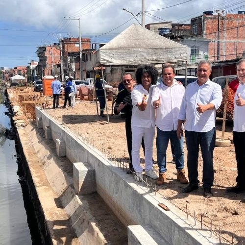 Vice-governador realiza vistoria às obras de micro e macrodrenagem da Cidade Baixa, ao lado de Rui Costa e Jaques Wagner