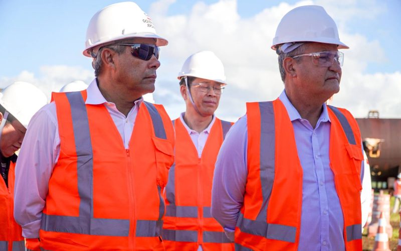 No canteiro de obras da Ponte Salvador-Itaparica, Rui destaca materialização de sonho