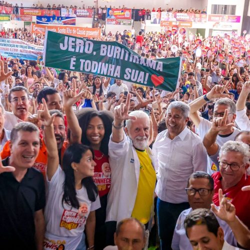 Em Barreiras, ao lado de Jerônimo Rodrigues e Rui Costa, o senador relembrou demandas de 2022 e pregou união do grupo político do PT
