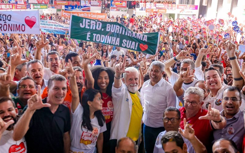 Em Barreiras, ao lado de Jerônimo Rodrigues e Rui Costa, o senador relembrou demandas de 2022 e pregou união do grupo político do PT